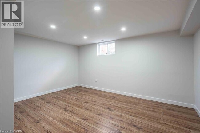 Building Photo - 204 Glow Ave