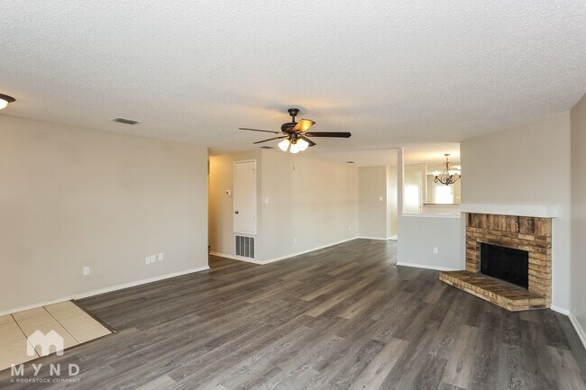 Foto del edificio - 1431 Windy Meadows Dr