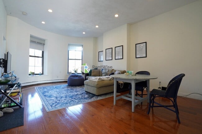 Photo - 525 Massachusetts Ave Apartment