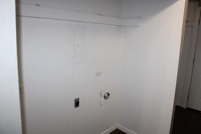 Foto del edificio - 305 W Lilac Ln