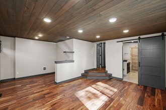 Building Photo - 103 W 32nd Ave