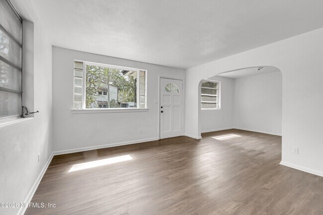 Foto del edificio - 503 W 16th St