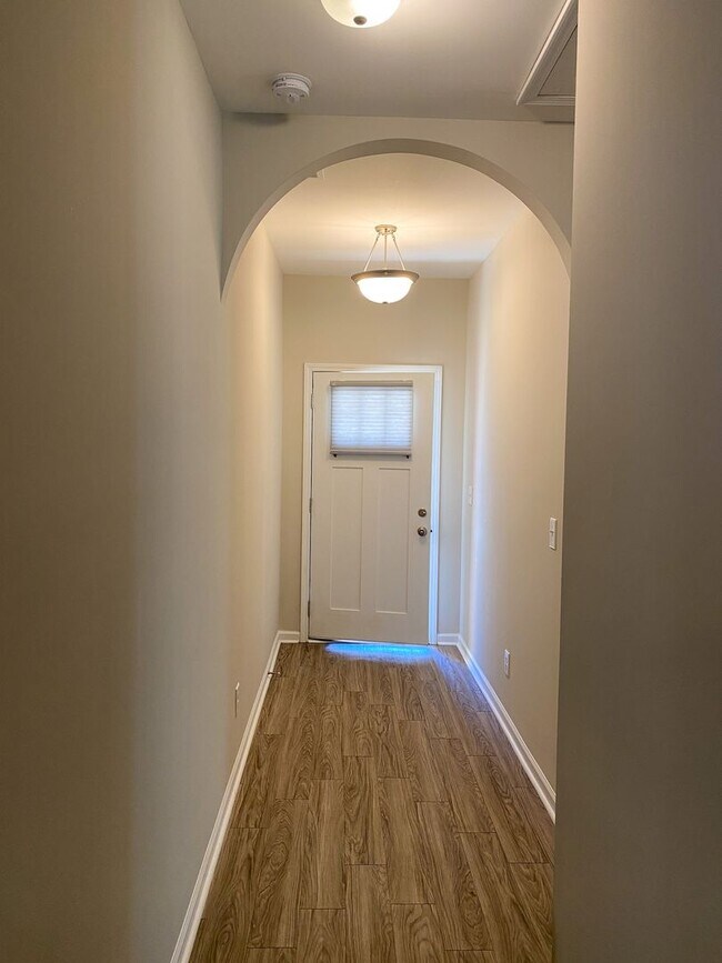 Building Photo - Beautiful Home in Fox Hollow