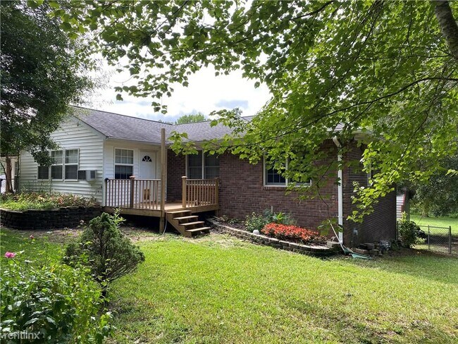 Foto del edificio - 4 br, 2 bath House - 3386 Shadyside Road Sw