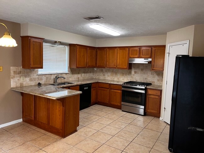 Building Photo - 4009 Hunter Creek Dr
