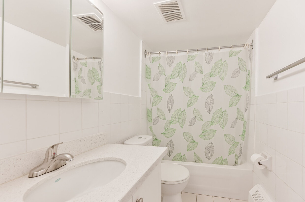 Building Photo - Prince Arthur