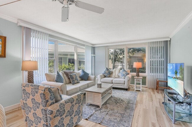 Building Photo - 320 S Ocean Blvd
