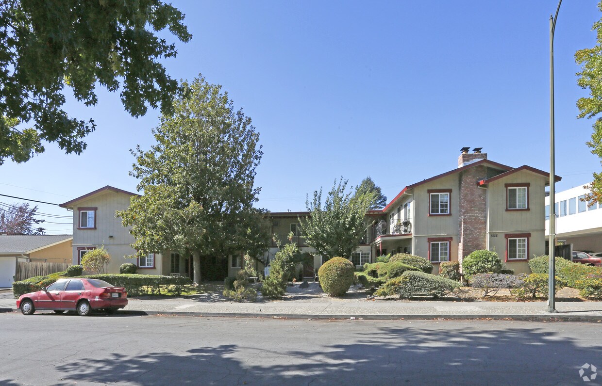 Building Photo - 1826 Duvall Dr