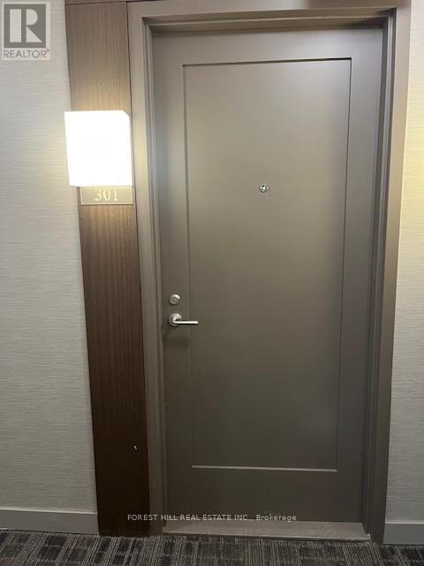 Building Photo - 310 Tweedsmuir Ave