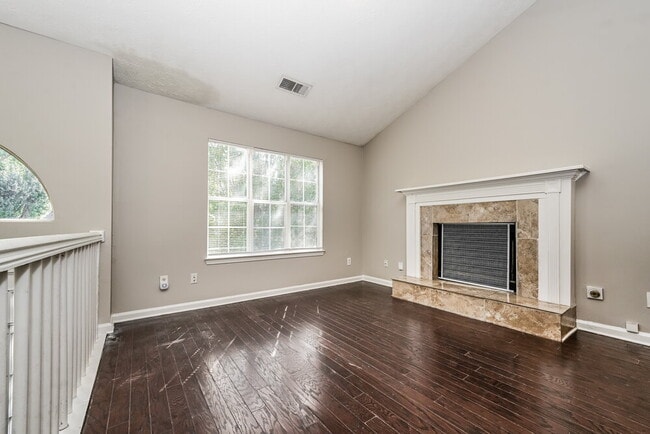 Building Photo - 7105 E Village Ct
