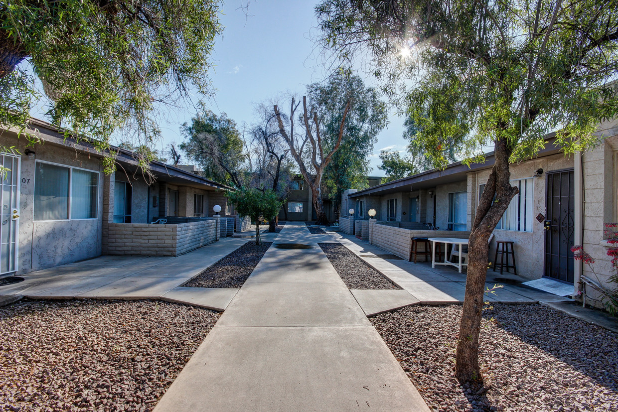 Primary Photo - Claremont Apartments