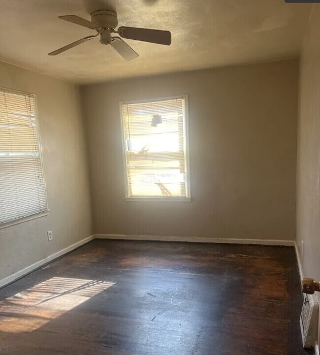 Foto del edificio - 6705 Donald St