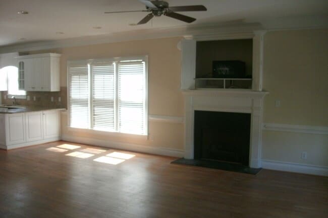 Building Photo - 3745 Savannah Way