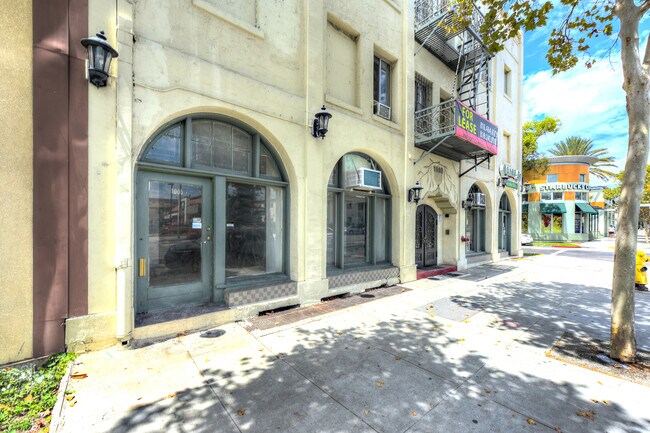 Building Photo - 1003 S Central Ave
