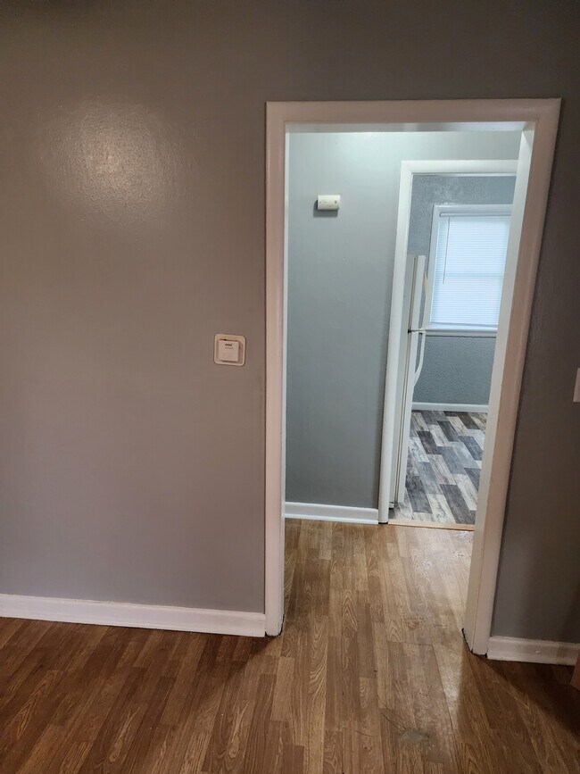 L - 420 Bayliss Ave