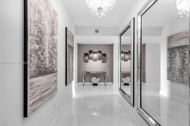 Foto del edificio - 6899 Collins Ave