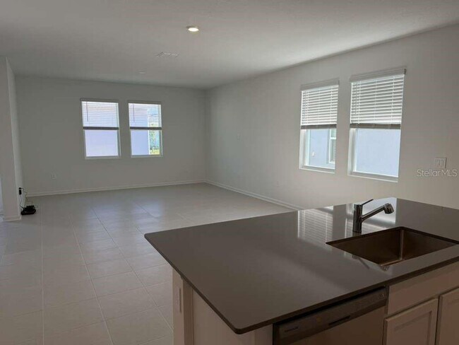 Foto del edificio - 7381 Ivy Tendril Ave