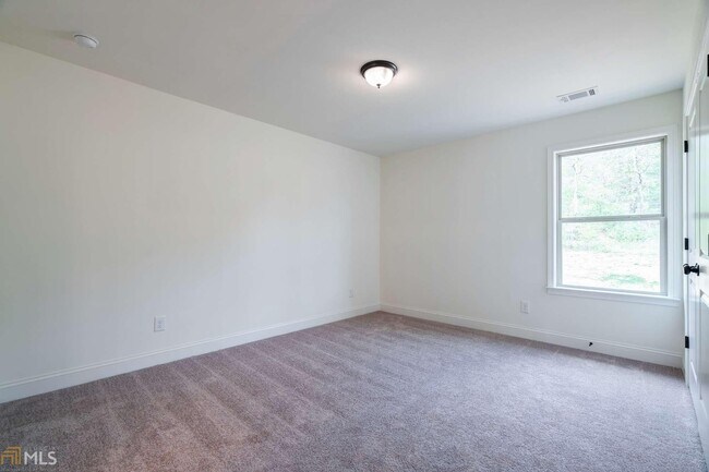 Building Photo - 5881 Ridgedale Ct