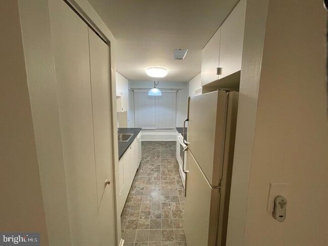 Building Photo - 1204 Stonewood Ct