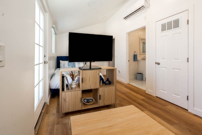 Foto del edificio - 3668 5th Ave