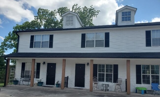 Building Photo - 641 Old Town Rd