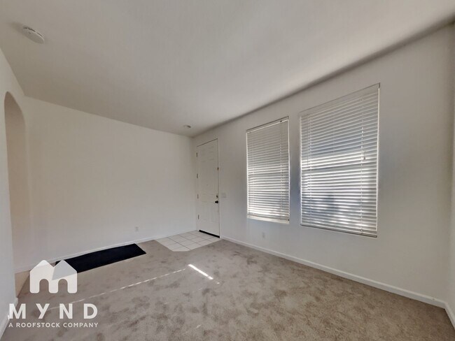 Foto del edificio - 5945 Caddington Way