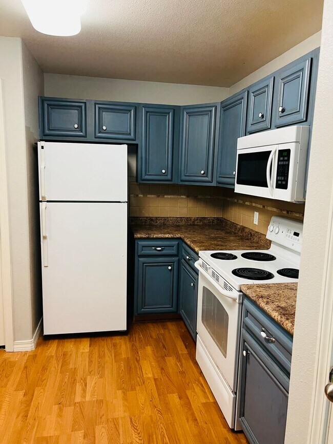 Building Photo - Charming 3-Bed, 2-Bath Home with Stylish Upgrades