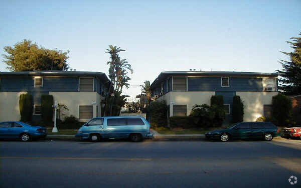 Building Photo - 4860-4874 3/4 Tujunga Ave