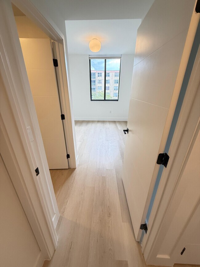 Foto del edificio - 2533 NE 183rd St