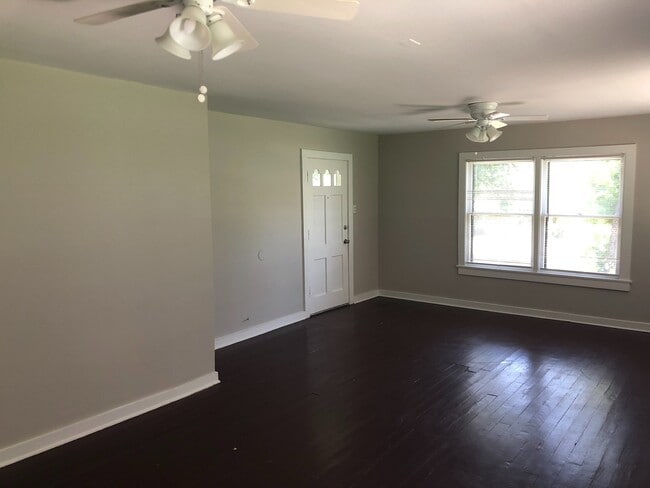 Building Photo - 2/1 Cottage