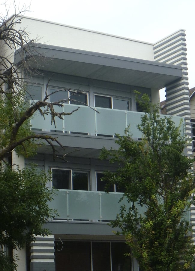 Foto del edificio - 2704 W Armitage Ave