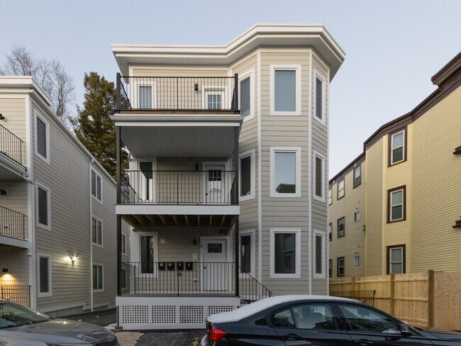 Building Photo - 5 Tovar St