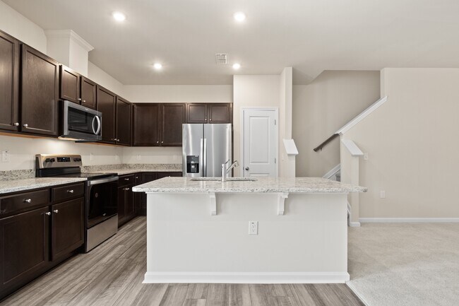Foto del edificio - 717 Ambrose Hl Ln