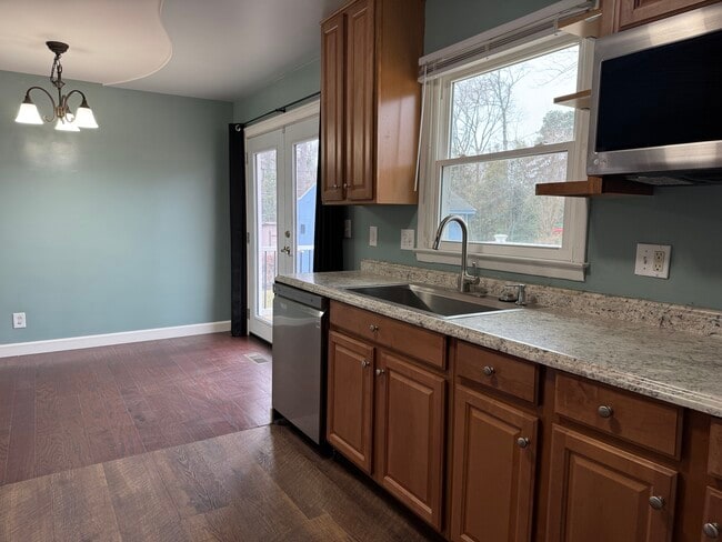 Building Photo - 3729 Woodleaf Rd