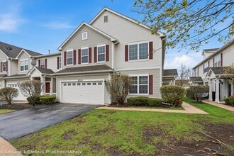 Building Photo - 2233 Hillsboro Ct