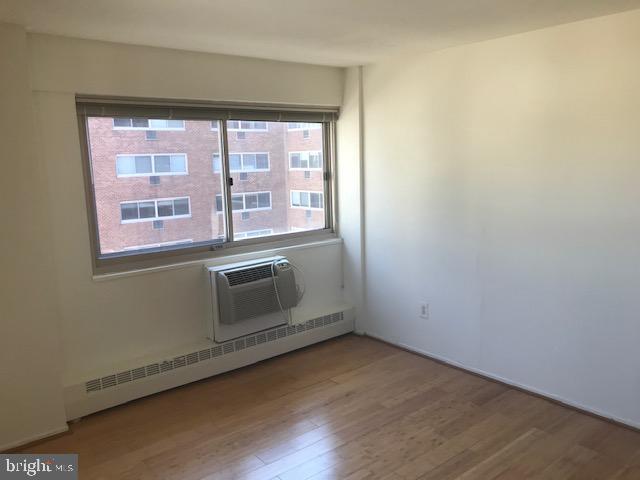 Primary Photo - 2101-17 Chestnut St
