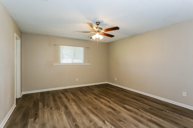 Foto del edificio - 1434 New Tree Ln