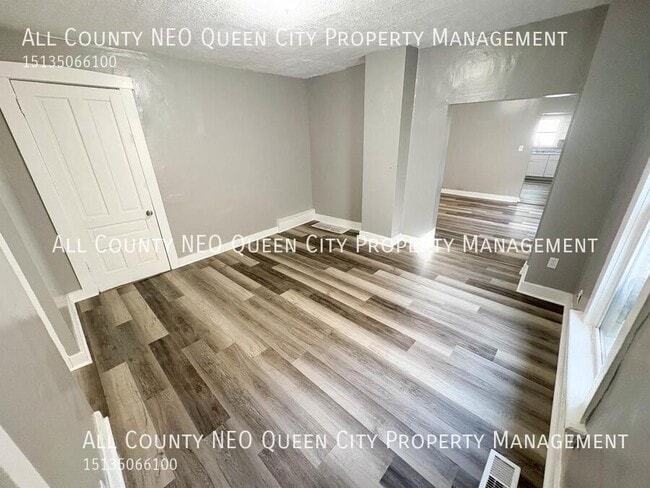 Building Photo - 212 Nassau St