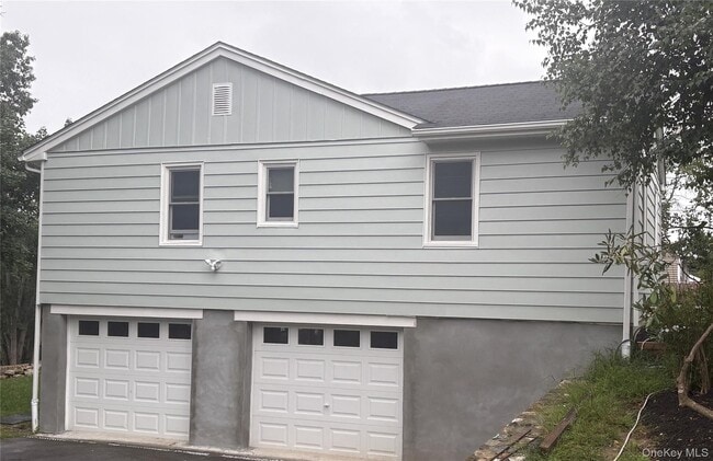 Building Photo - 18 Robin Hill Dr