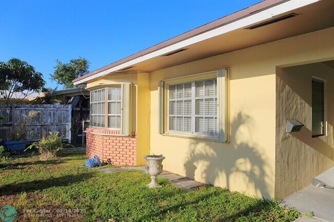 Foto del edificio - 5881 NE 18th Ave