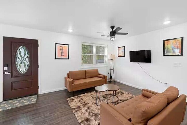 Building Photo - 2533 Godfrey Dr NW
