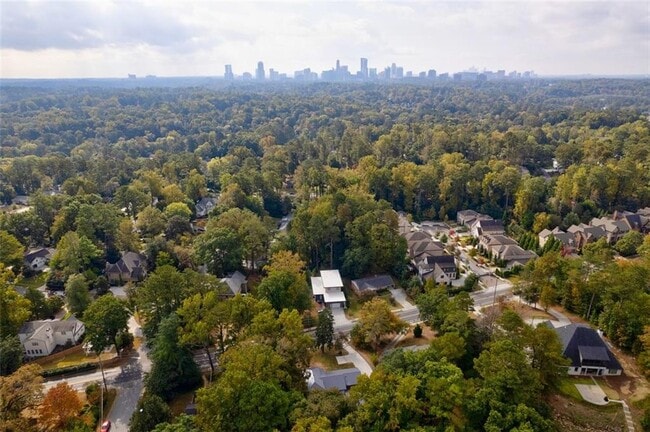 Building Photo - 390 Windsor Pkwy