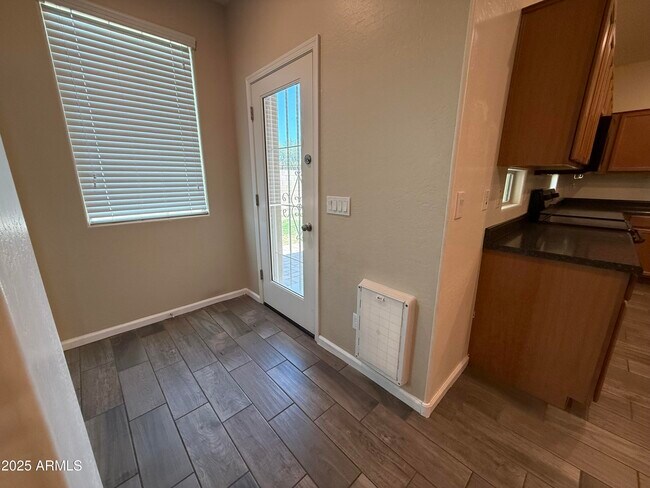 Building Photo - 888 E Aberdeen Dr