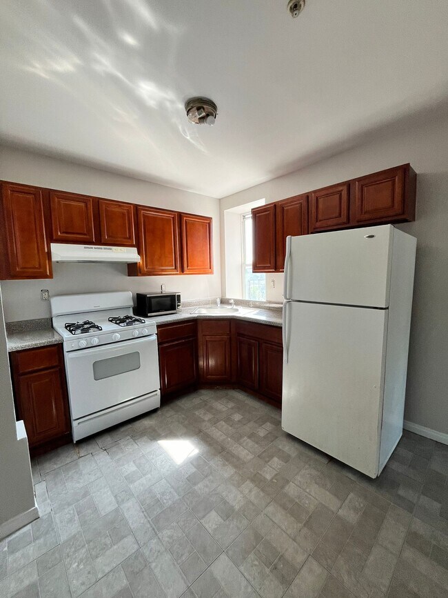 20-22 Emory St 403 - 18 Emory St