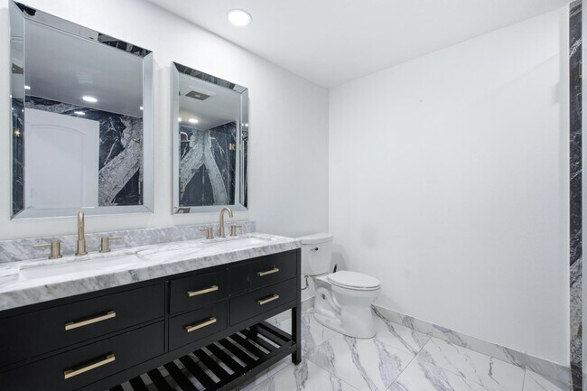 Foto del edificio - 6552 N Augusta St