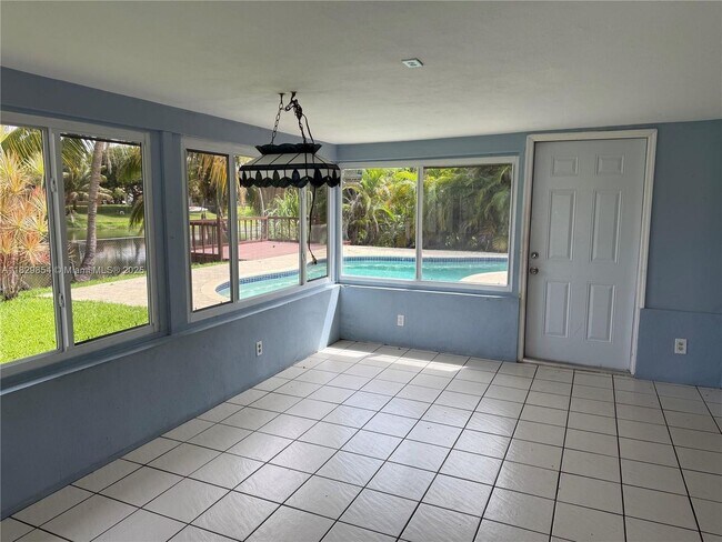 Foto del edificio - 4331 NW 10th St