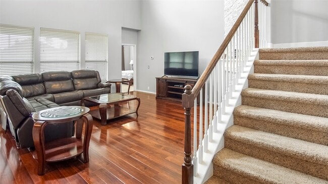 Foto del edificio - 17006 Cherokee Lake Ln
