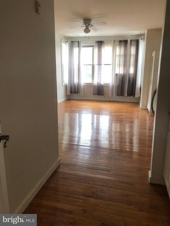 Building Photo - 757 S 20th St