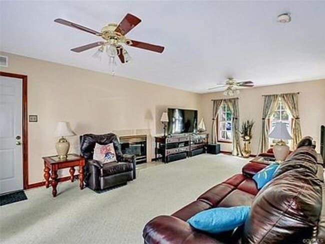 Building Photo - Deer Run Subdivision