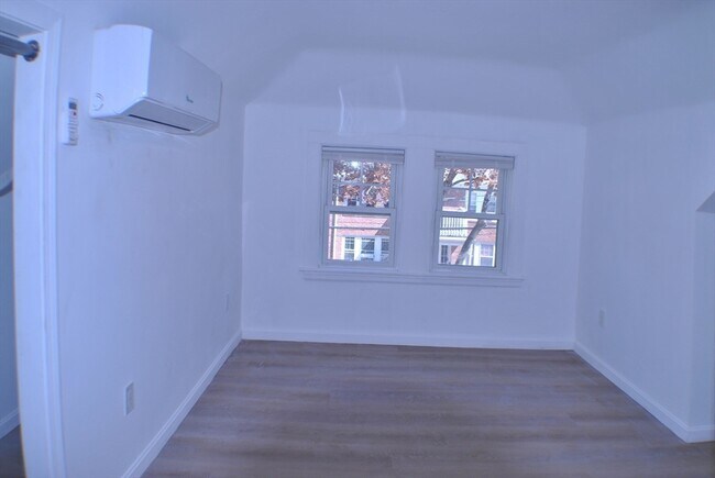 Building Photo - 2 Portina Rd